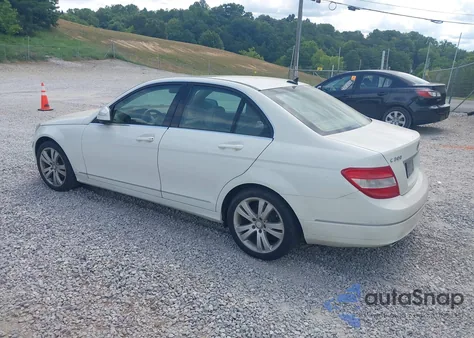 2008 Mercedes-Benz C 300 Luxury 4Matic из США, поврежденный, VIN WDDGF81X48F137044